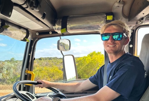 Meet the young volunteer responding to Cervantes emergencies Image